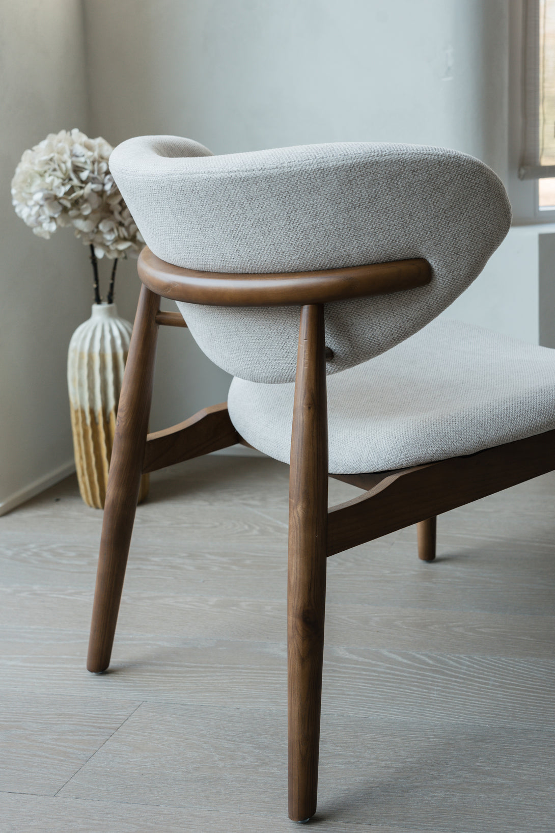 Back view of a Dianne lounge chair by Mowelli