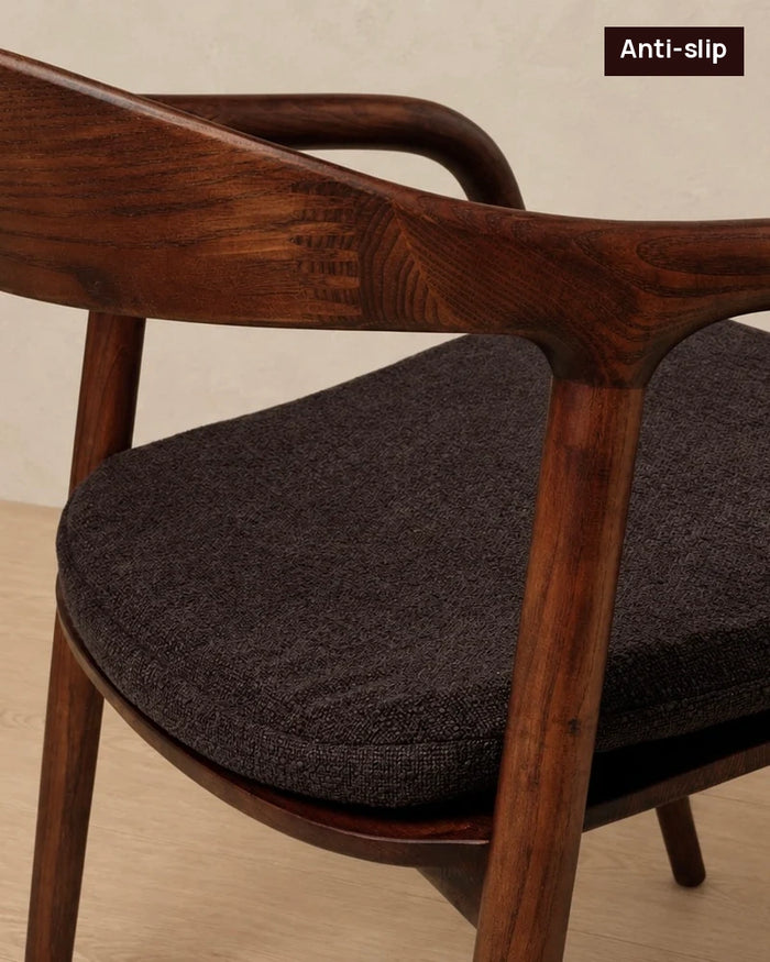 Nora cushion dining